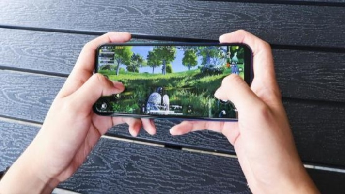 预算不足怎么选？千元以下游戏手机避坑指南_省500元拿下高帧体验