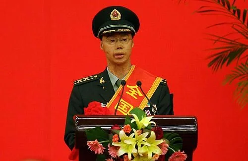 碎手军礼怎么做-碎手军礼操作指南