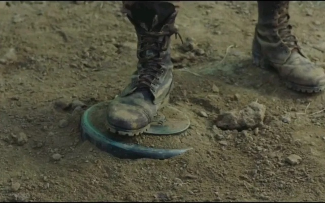 铁蹄踏碎云层时我们在想什么