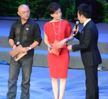 孟非杨澜怒斥微商-孟非杨澜怒斥微商乱象