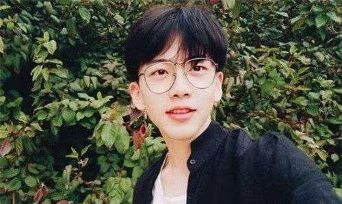 抖音费启鸣资料一览费启鸣是谁-抖音新星费启鸣介绍