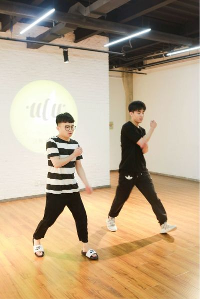 想学街舞却怕手脚不协调？xngel炫舞世家舞魅馆了解一下